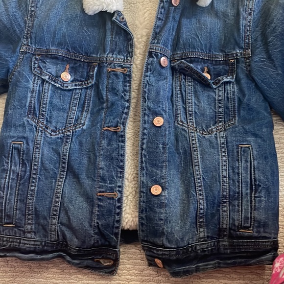 American Eagle Fur Lined  Med Wash Jean Jacket - Picture 3 of 6